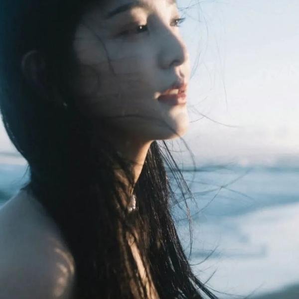 幽异仲夏